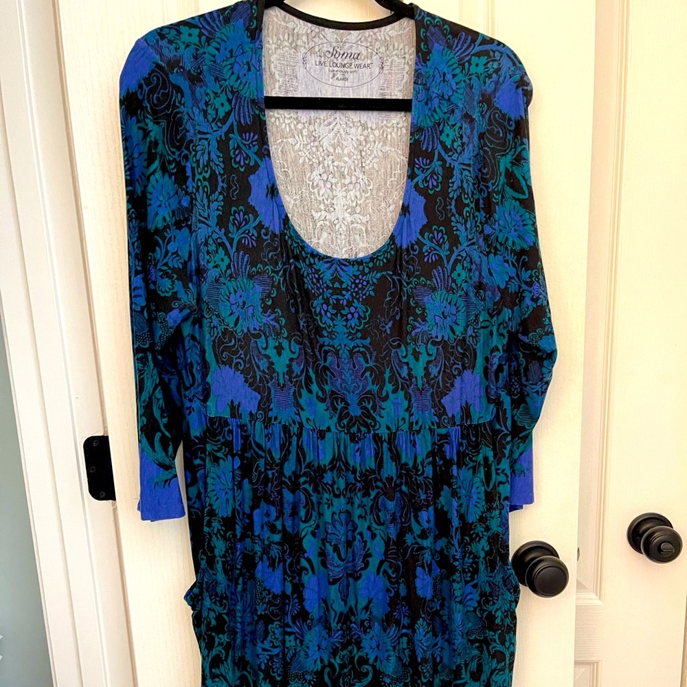 Scoop neck tunic top
